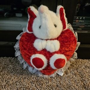 2000 Kuddle Me Toys Valentine's Day Red White Heart Elephant